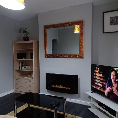 Pearson House - Huku Kwetu 3 Bedroom End Of Terrance House - Family And Business Group Self Catering Accommodation -Huku Kwetu Нотингам Екстериор снимка