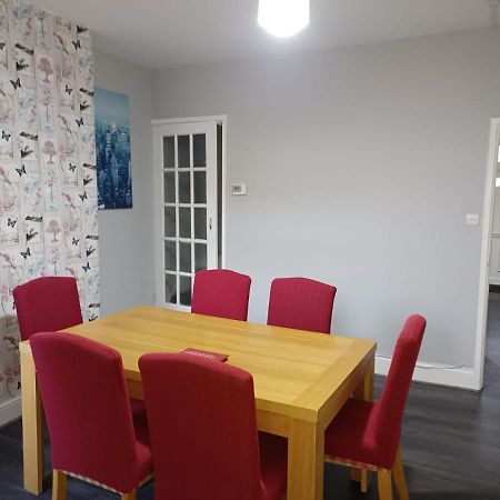 Pearson House - Huku Kwetu 3 Bedroom End Of Terrance House - Family And Business Group Self Catering Accommodation -Huku Kwetu Нотингам Екстериор снимка