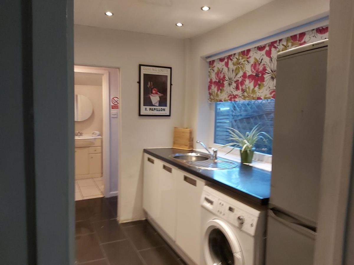 Pearson House - Huku Kwetu 3 Bedroom End Of Terrance House - Family And Business Group Self Catering Accommodation -Huku Kwetu Нотингам Екстериор снимка