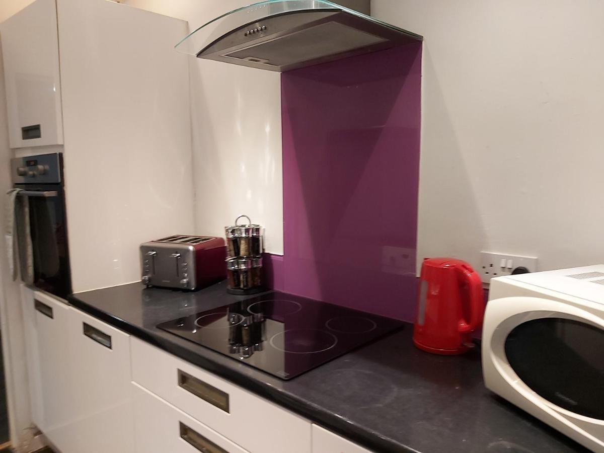 Pearson House - Huku Kwetu 3 Bedroom End Of Terrance House - Family And Business Group Self Catering Accommodation -Huku Kwetu Нотингам Екстериор снимка