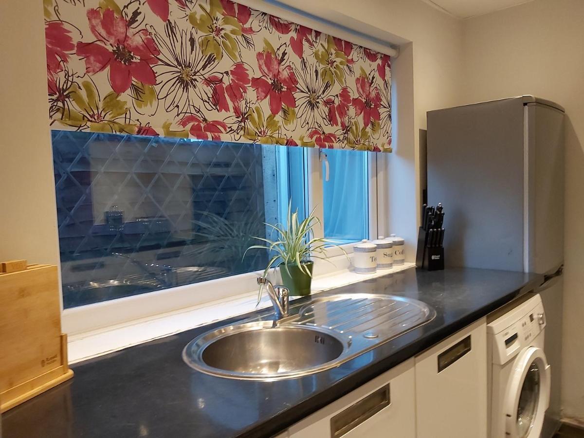 Pearson House - Huku Kwetu 3 Bedroom End Of Terrance House - Family And Business Group Self Catering Accommodation -Huku Kwetu Нотингам Екстериор снимка