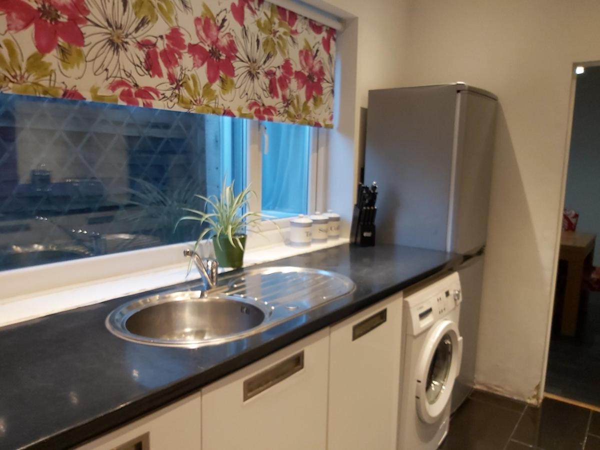 Pearson House - Huku Kwetu 3 Bedroom End Of Terrance House - Family And Business Group Self Catering Accommodation -Huku Kwetu Нотингам Екстериор снимка