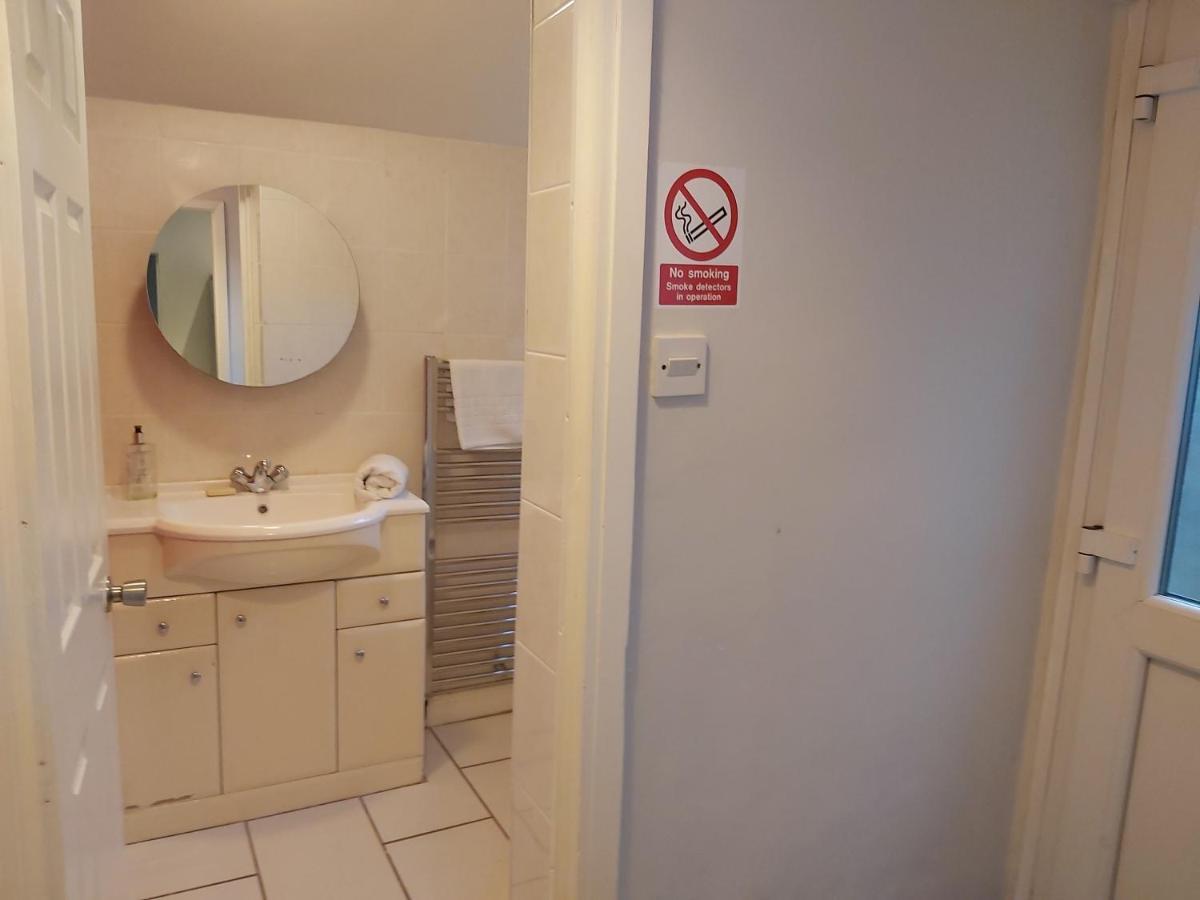 Pearson House - Huku Kwetu 3 Bedroom End Of Terrance House - Family And Business Group Self Catering Accommodation -Huku Kwetu Нотингам Екстериор снимка