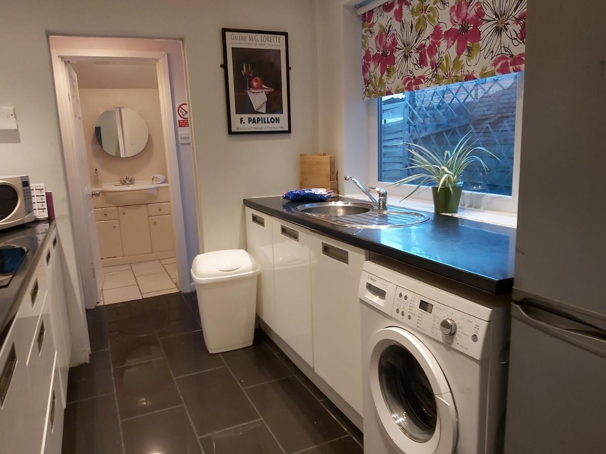 Pearson House - Huku Kwetu 3 Bedroom End Of Terrance House - Family And Business Group Self Catering Accommodation -Huku Kwetu Нотингам Екстериор снимка